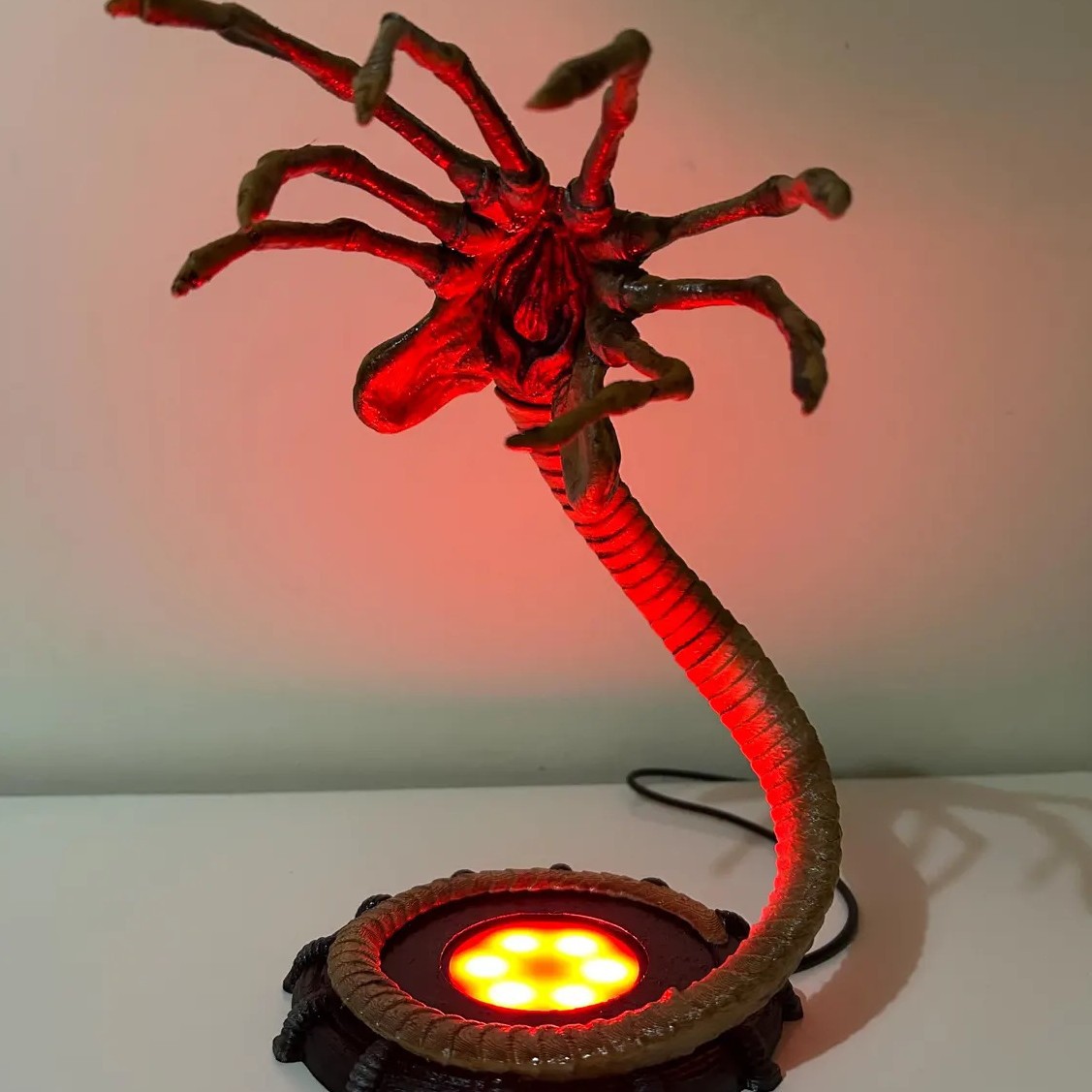Alien Facehugger Lamp Nightlig - Home Decor Halloween ulasan dan harga